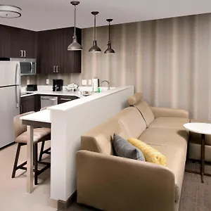 By Marriott Airport/convention Center Отель